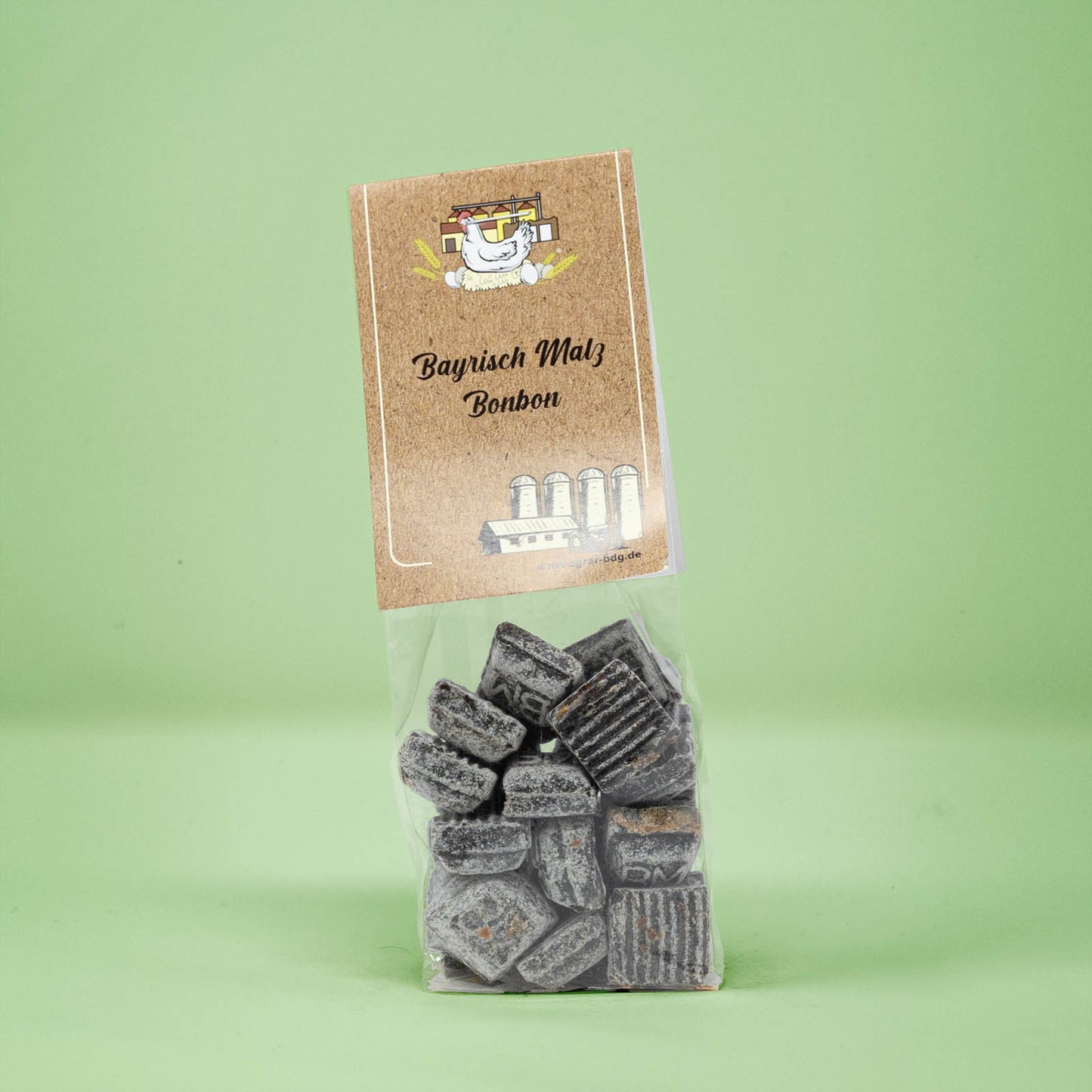 Frontalansicht von Bayrisch Malz Bonbons in einer transparenten Plastiktüte mit einem Pappetikett.