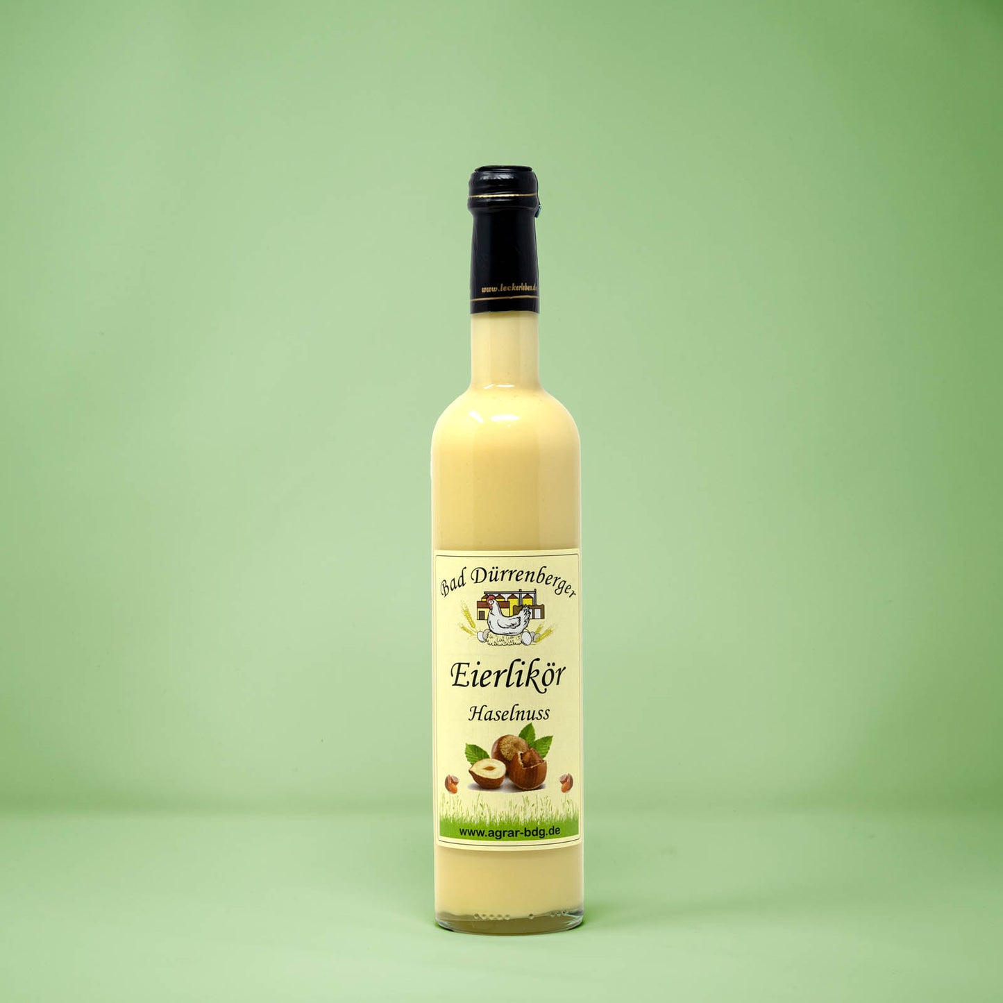 Frontalansicht von Bad Duerrenberger Eierlikoer Haselnuss 500 Milliliter in einer Glasflasche mit Etikett.