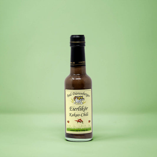 Frontalansicht von Bad Duerrenberger Eierlikoer Kakao-Chilii 250 Milliliter in einer Glasflasche mit Etikett.