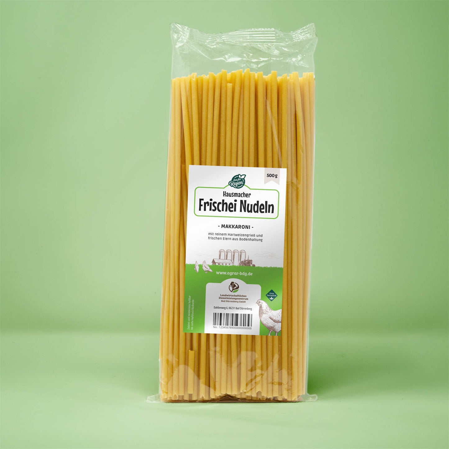 Frontalansicht von Hausmacher Frischei Makarroni 500 Gramm in einer Plastiktüte mit Etikett.