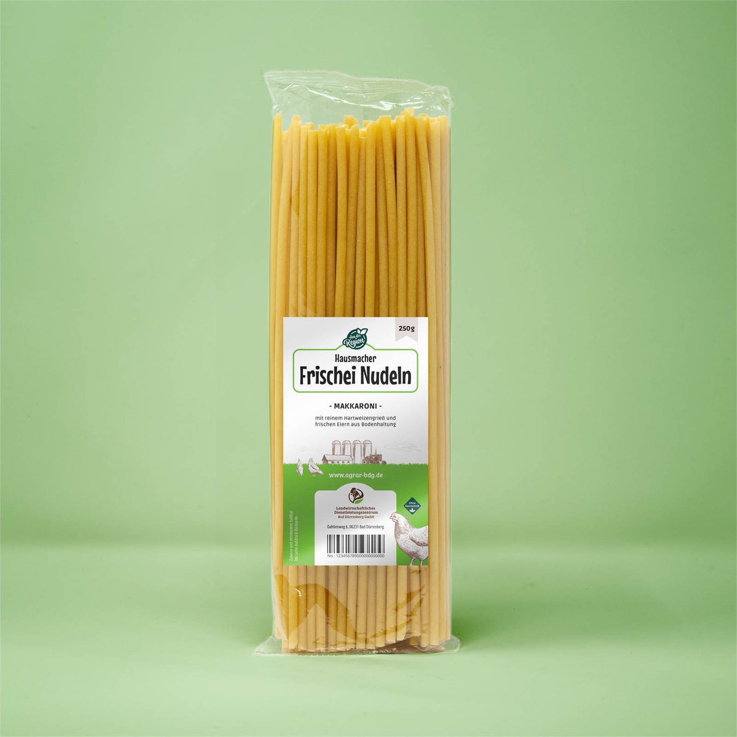 Frontalansicht von Hausmacher Frischei Makarroni Nudeln 250 Gramm in einer Plastiktüte mit Etikett.