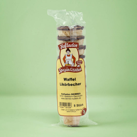 Frontalansicht von Waffelbechern in einer transparenten Plastiktüte mit Etikett.