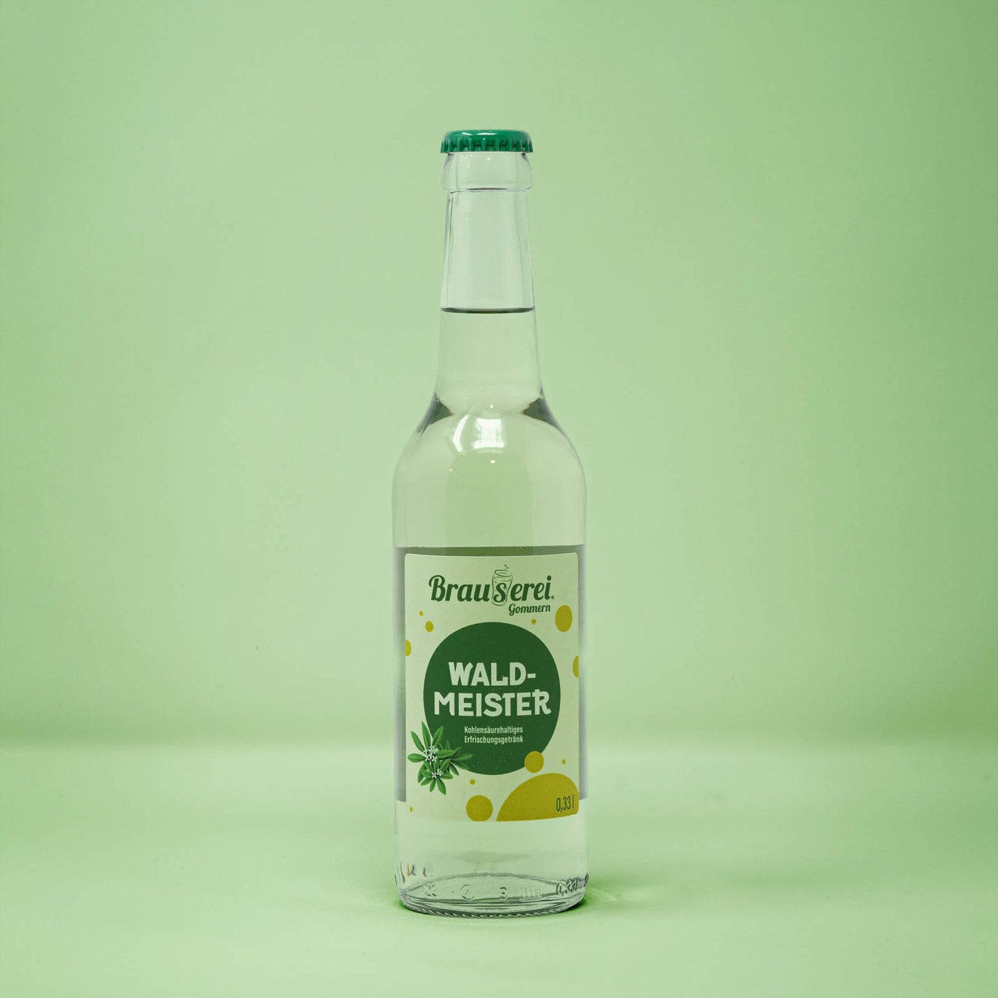 Frontalansicht von Waldmeister Brause 330 Milliliter in einer Glasflasche mit Etikett.